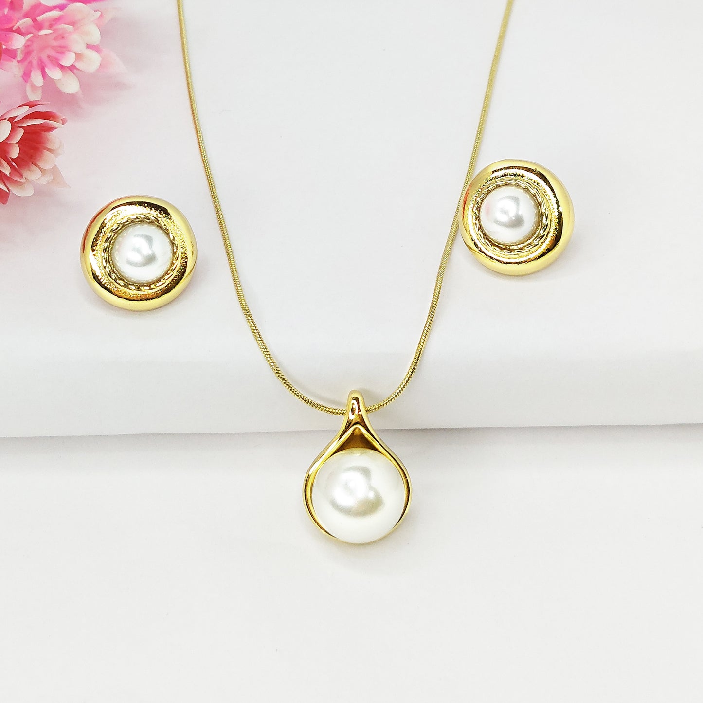 Gold Plated Mother of Pearl MOP Fancy Stainless Steel Pendant Set